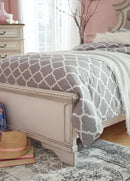 Realyn Upholstered Bedroom Set